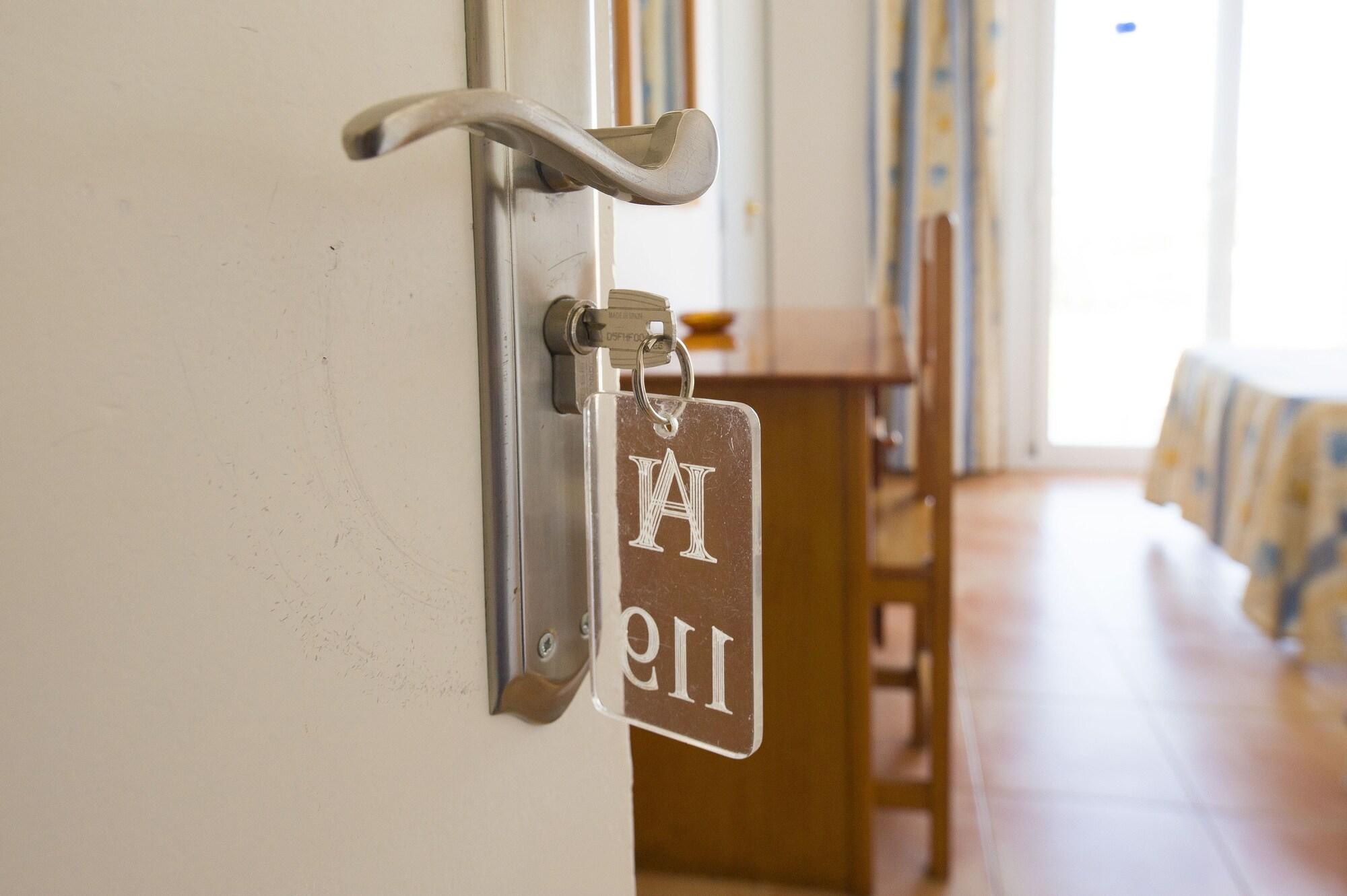 Hostal Anibal - Ab Group San Antonio  Kültér fotó