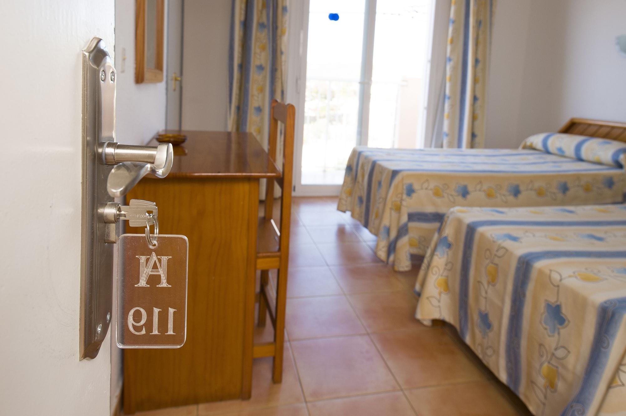 Hostal Anibal - Ab Group San Antonio  Kültér fotó