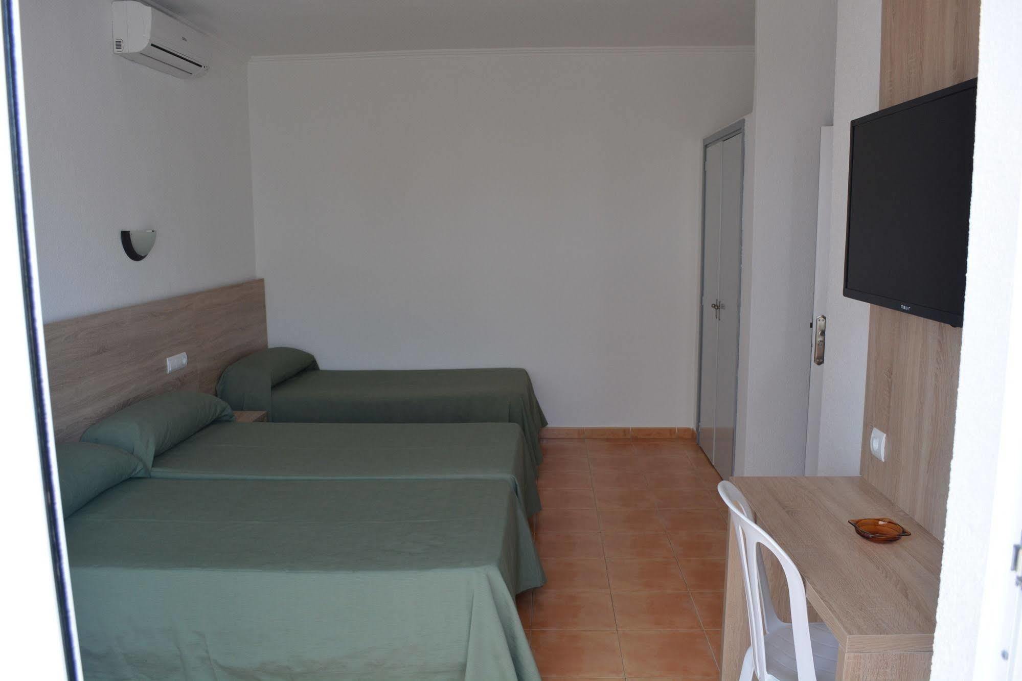 Hostal Anibal - Ab Group San Antonio  Kültér fotó